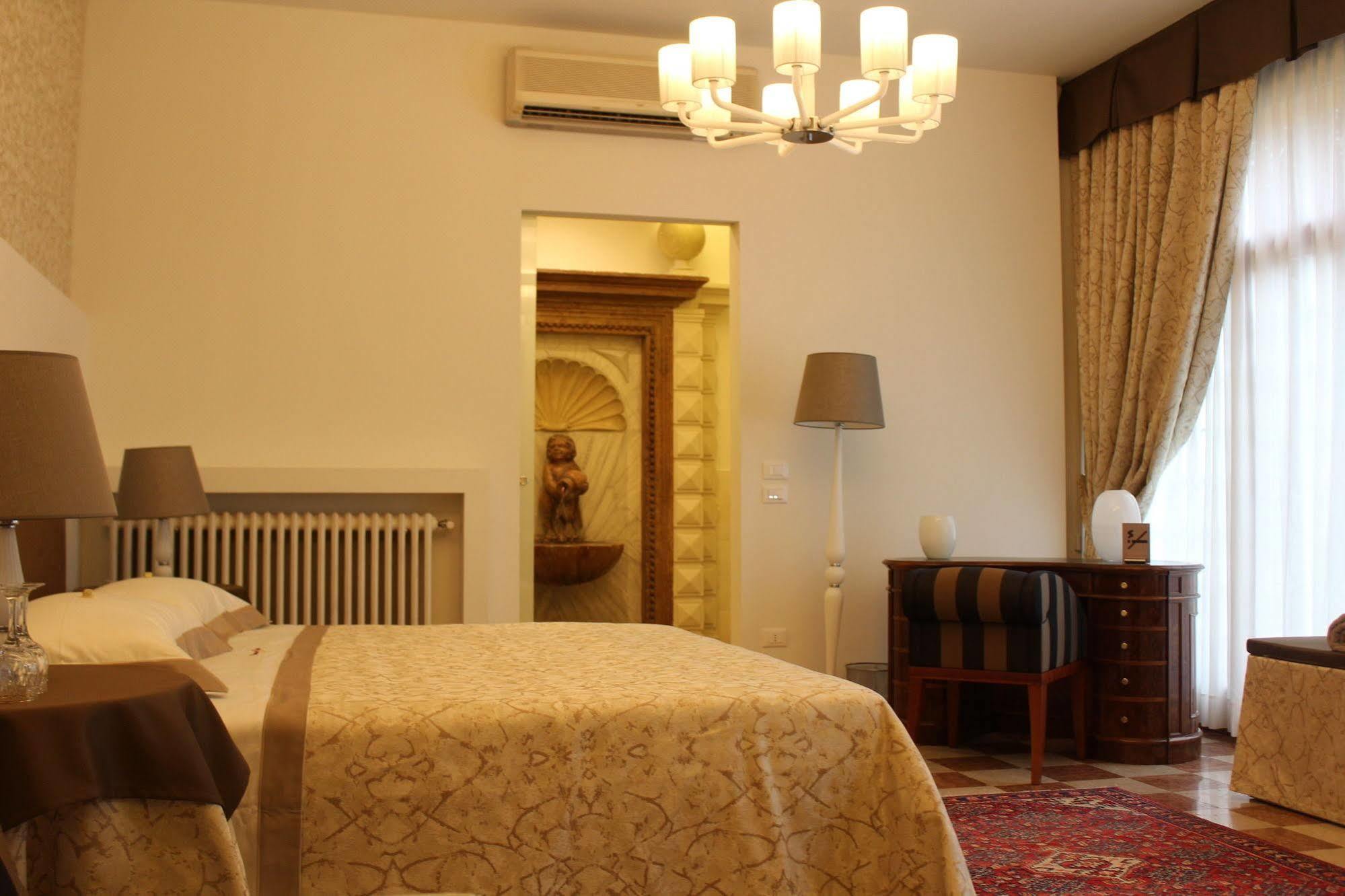Domus Dotti V Guest House Treviso Buitenkant foto