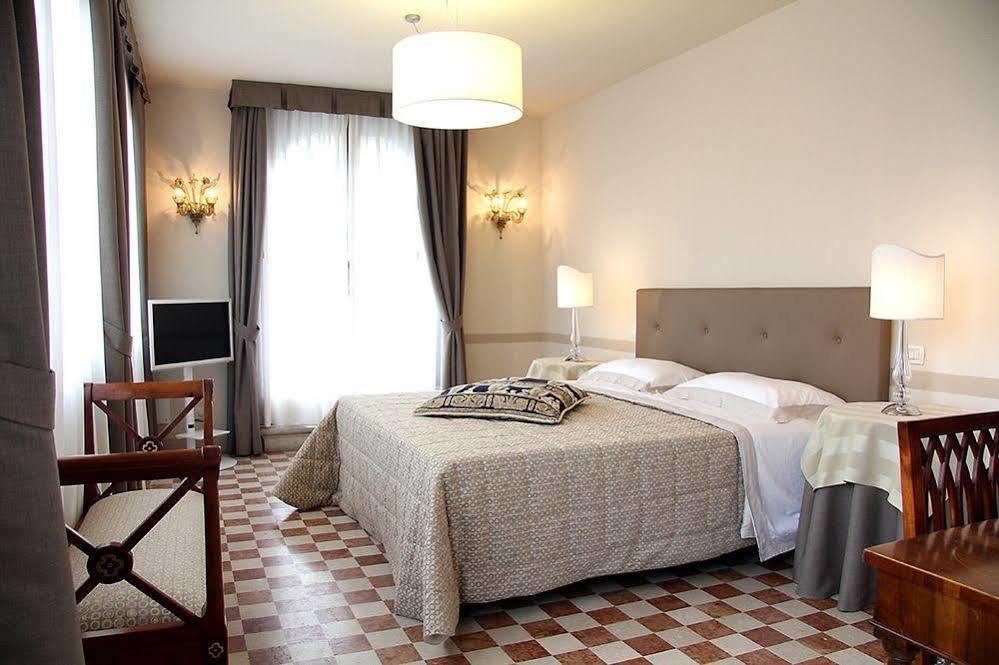 Domus Dotti V Guest House Treviso Buitenkant foto